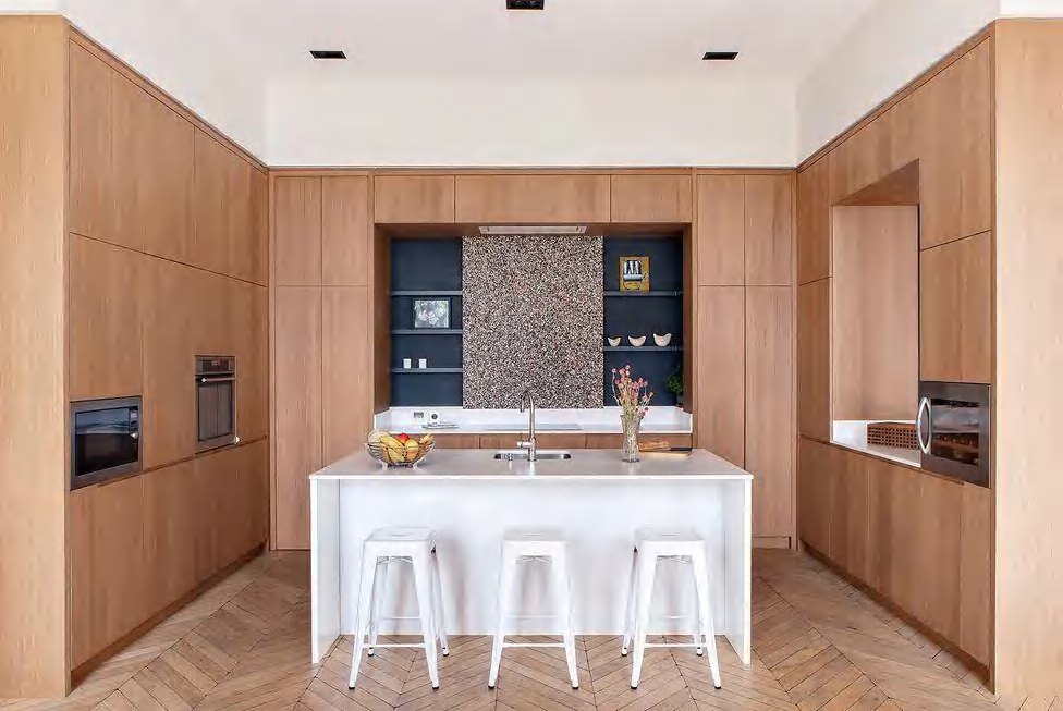 BUILD SOURCE™ Modern Natural Oak Woodgrain Melamine Kitchen — U-Shape M010 — 8" x 12" Sample