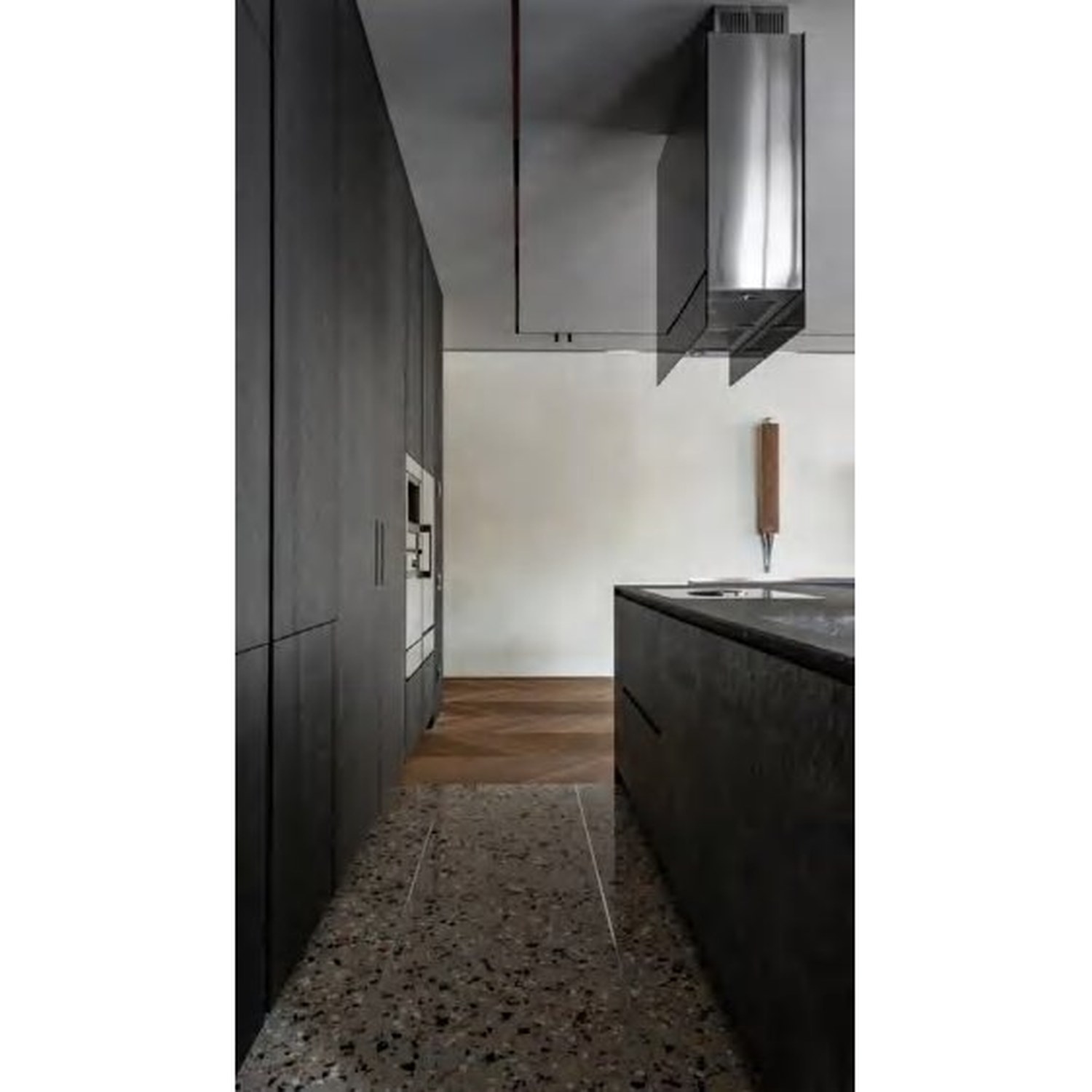 BUILD SOURCE™ Modern Graphite Grey High-Gloss PET Kitchen — L-Shape P017 — 8" x 12" Sample