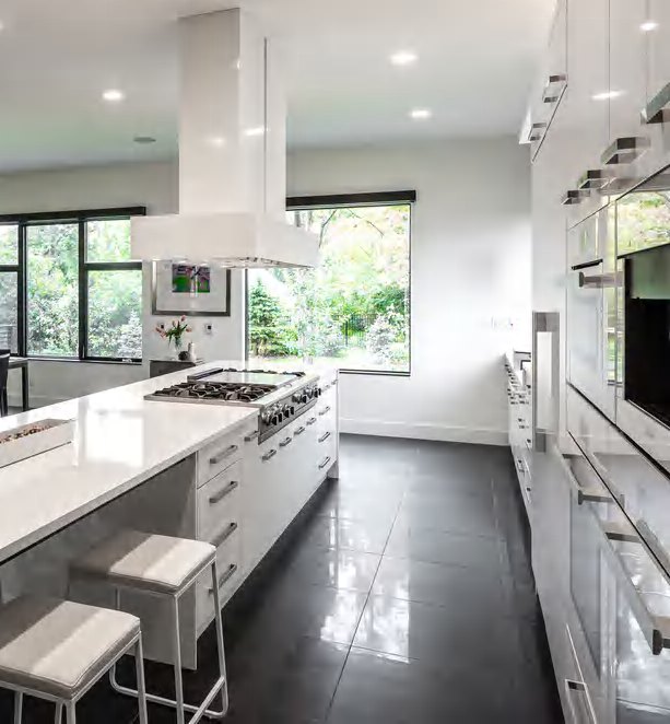 BUILD SOURCE™ Modern Light Grey High-Gloss PET Kitchen — Galley P026 — 8" x 12" Sample